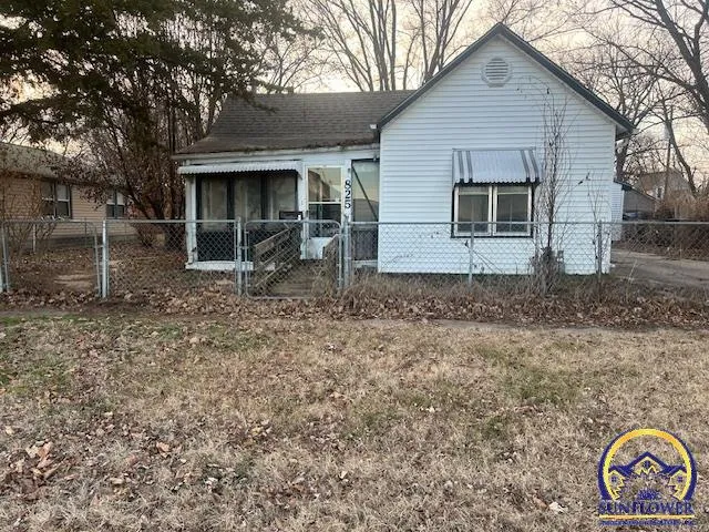 $40,000 | 825 Northeast Strait Avenue, Topeka, KS 66616