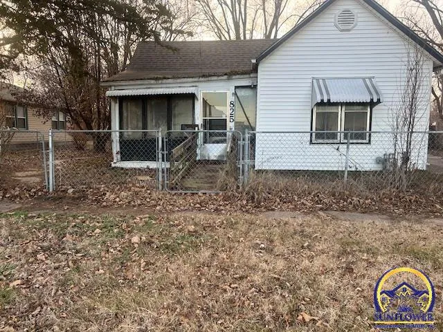 $40,000 | 825 Northeast Strait Avenue, Topeka, KS 66616