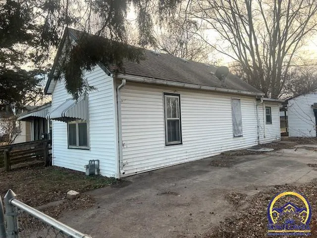 $40,000 | 825 Northeast Strait Avenue, Topeka, KS 66616