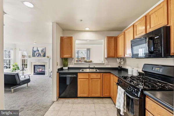 $460,000 | 6601 Netties Lane, Unit 1811, Alexandria, VA 22315