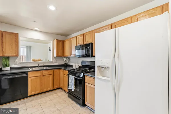 $460,000 | 6601 Netties Lane, Unit 1811, Alexandria, VA 22315