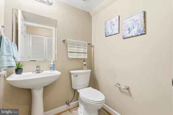 $460,000 | 6601 Netties Lane, Unit 1811, Alexandria, VA 22315