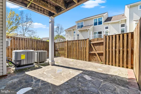 $460,000 | 6601 Netties Lane, Unit 1811, Alexandria, VA 22315