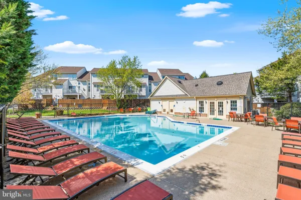 $460,000 | 6601 Netties Lane, Unit 1811, Alexandria, VA 22315