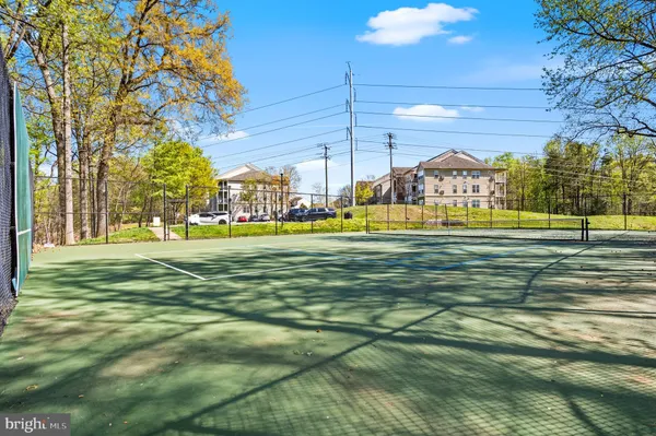 $460,000 | 6601 Netties Lane, Unit 1811, Alexandria, VA 22315
