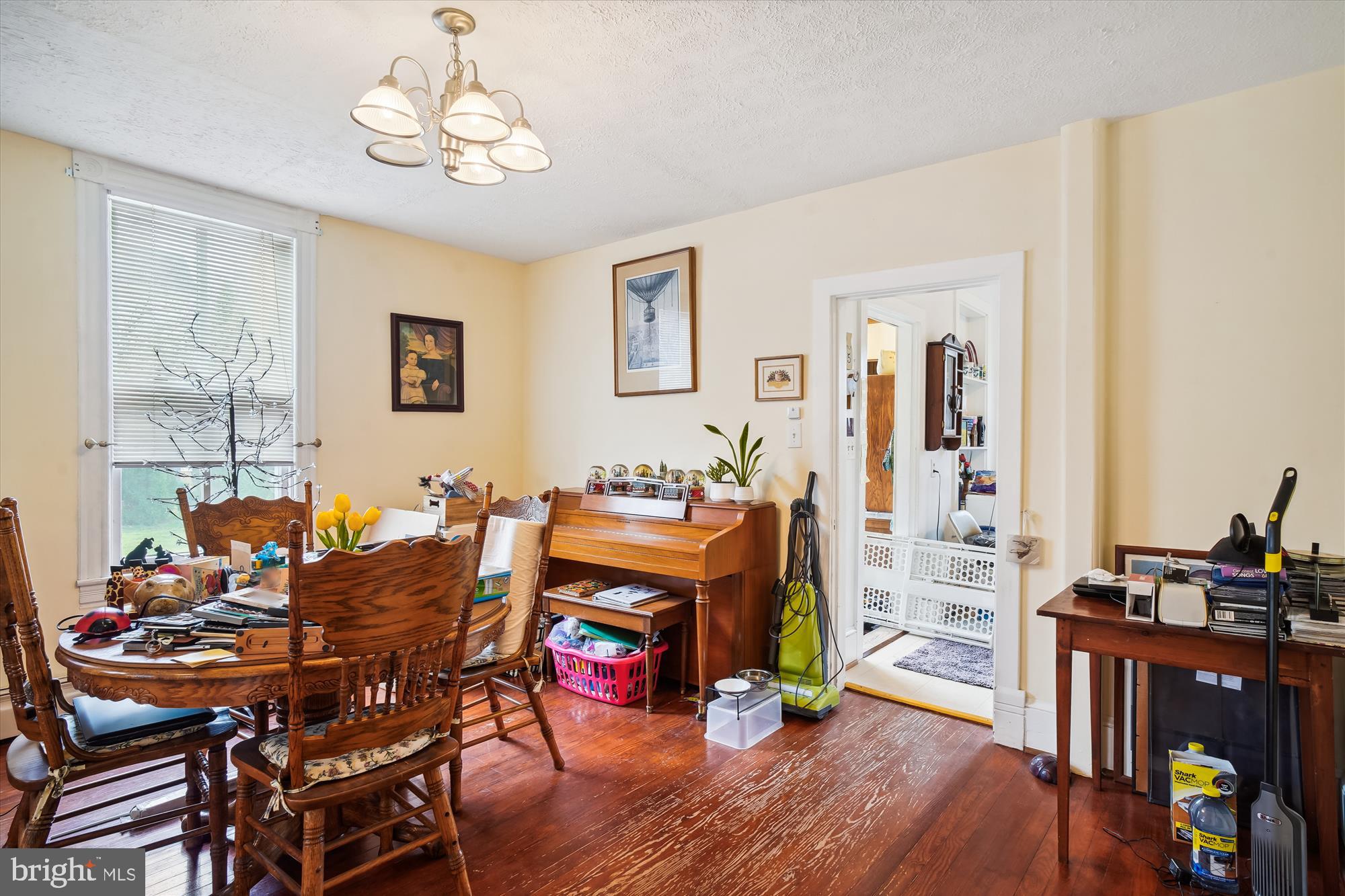 21524 Laytonsville Road Gaithersburg, MD 20882 - Photo 15 of 41 Dining Room with hardwood flooring