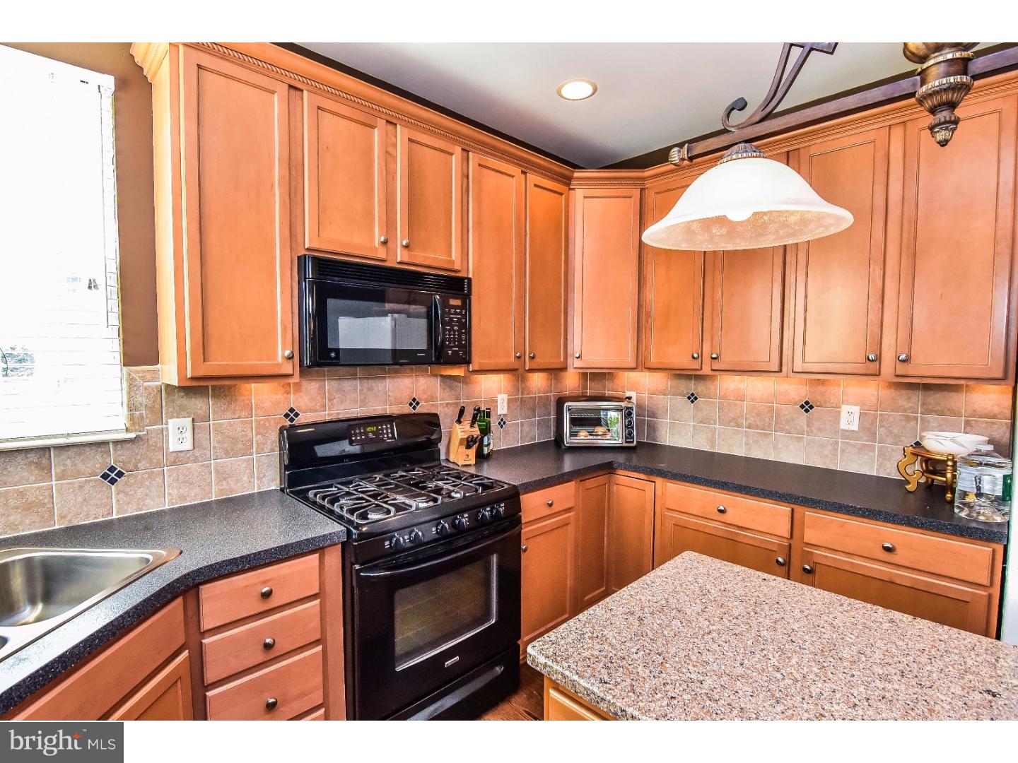 7 Conor Road Jackson, NJ 08527 - Photo 11 of 25 Kitchen