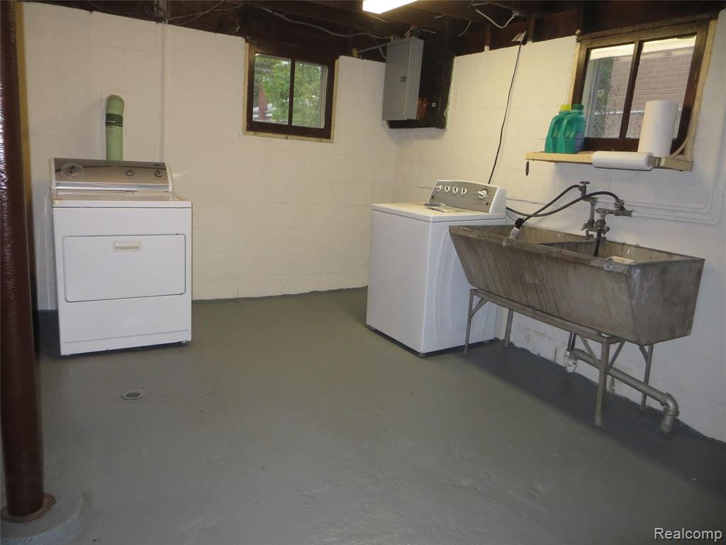 23053 Rausch Avenue Eastpointe, MI 48021 - Photo 46 of 53
