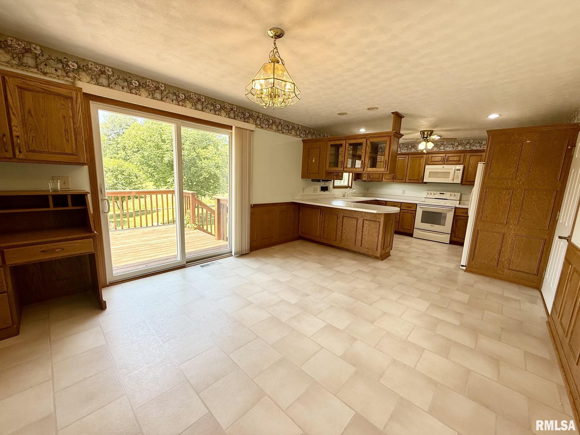 24822 Brookwood Hills Road Athens, IL 62613 - Photo 9 of 58
