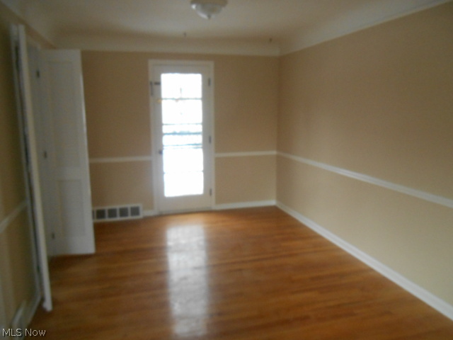 1779 South Green Road Cleveland, OH 44121 - Photo 5 of 22