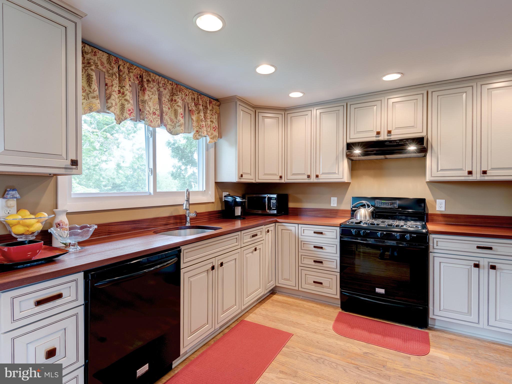 2475 Weir Road Aston, PA 19014 - Photo 18 of 36