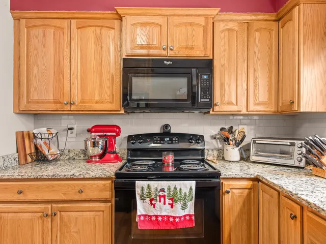 $625,000 | 4 Mcquade Brook Road, Bedford, NH 03110