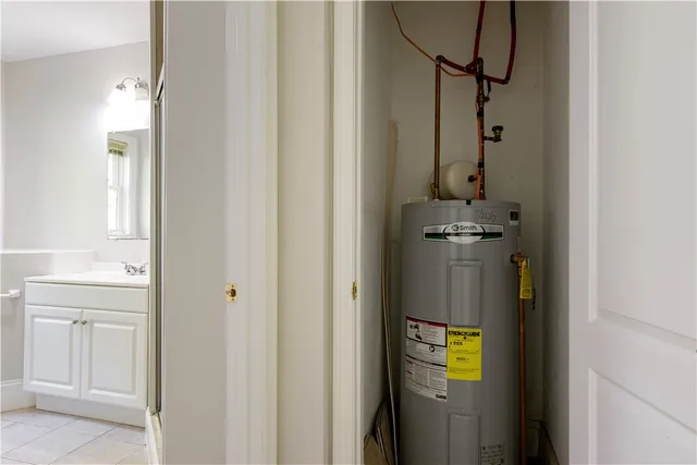 $385,000 | 5 Morrill Lane, Unit C, North Providence, RI 02904