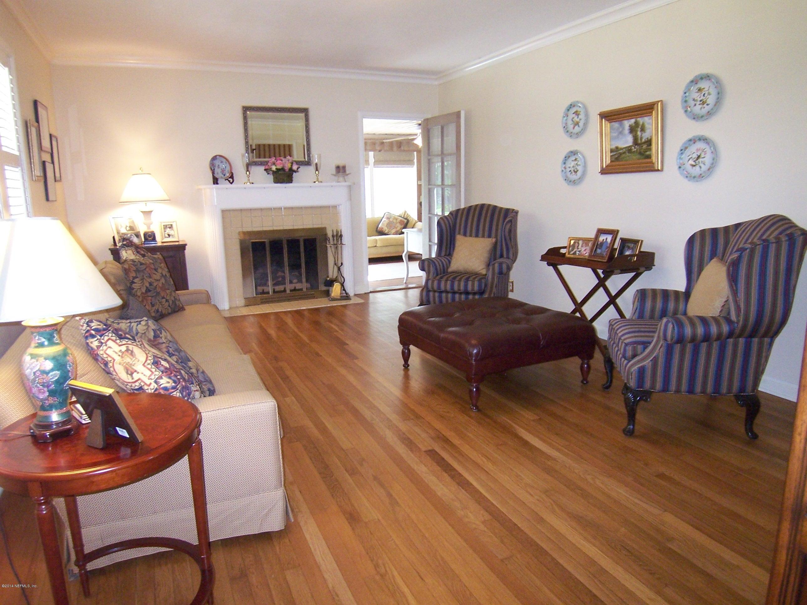 4134 Churchwell Road Jacksonville, FL 32210 - Photo 5 of 29 Living room