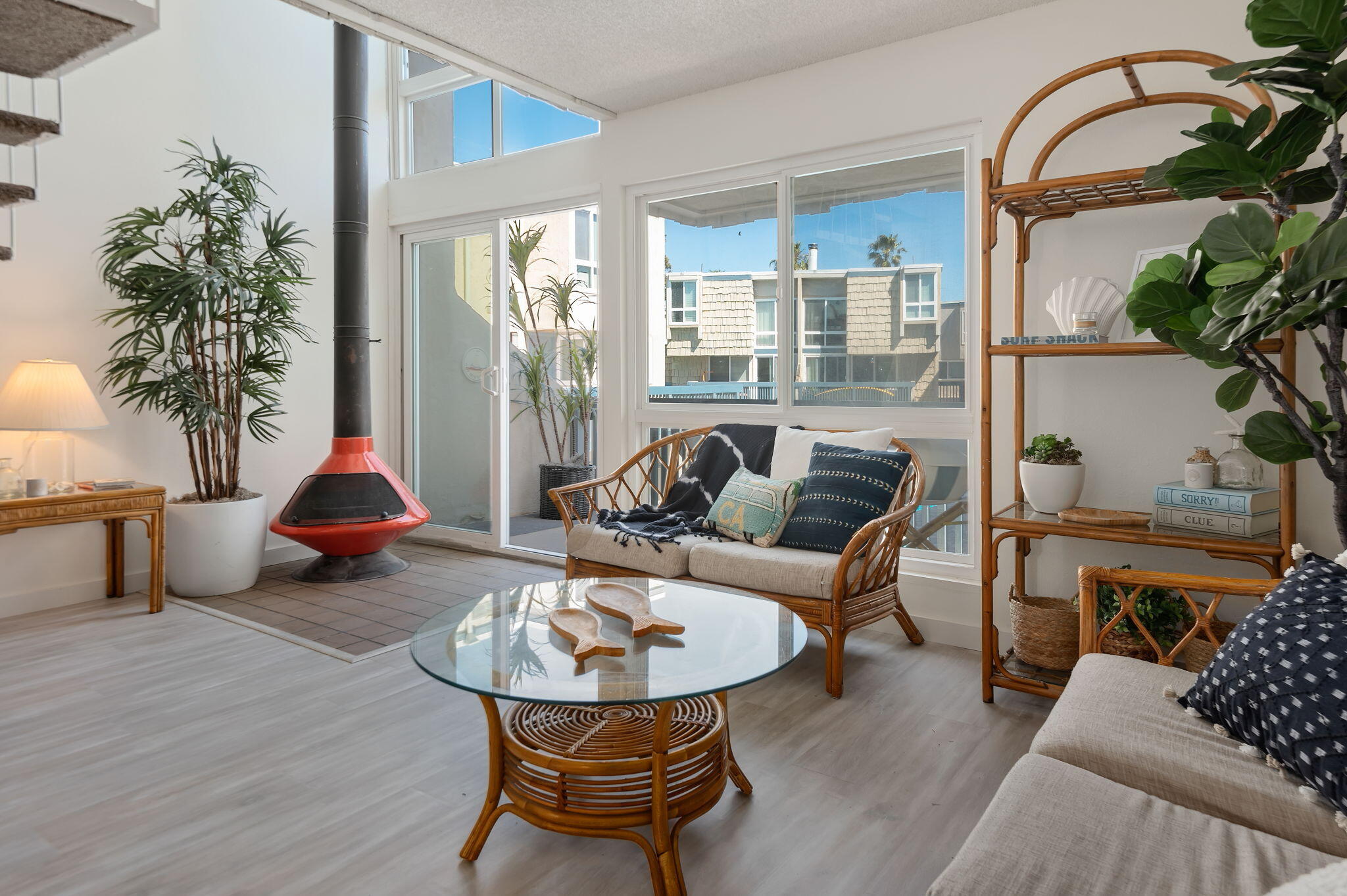 4700 Sandyland Road, Unit 35 Carpinteria, CA 93013 - Photo 5 of 38 a living room with furniture and a potted plant