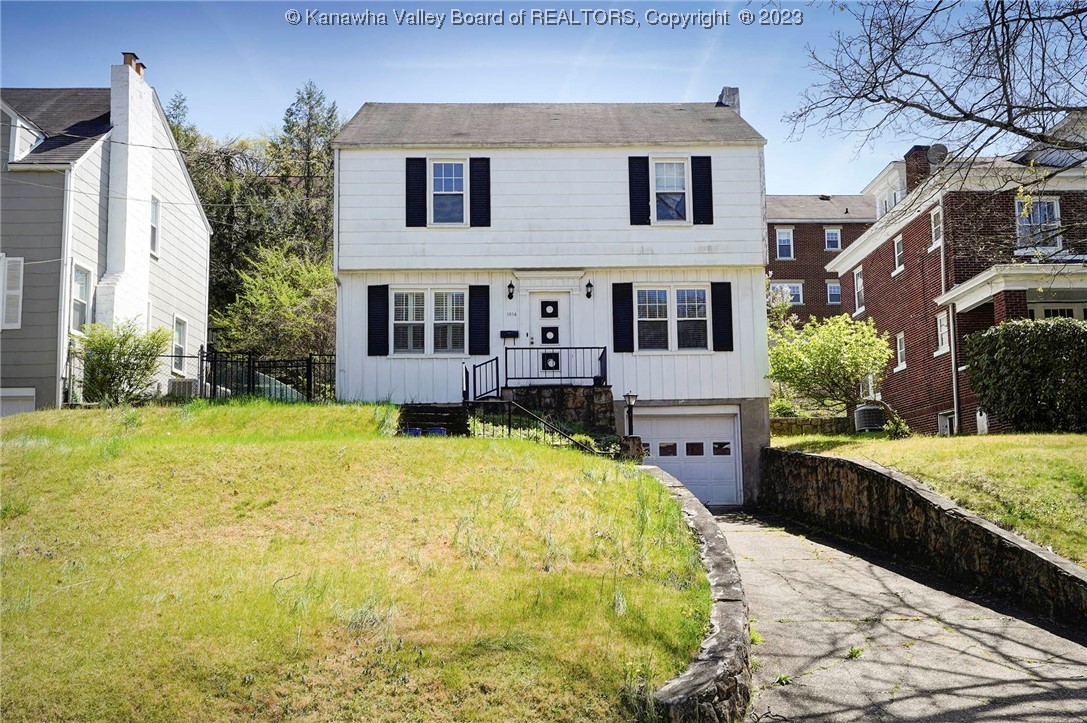 1014 Valley Road Charleston, WV 25302 - Photo 1 of 28 Gallery Image 1