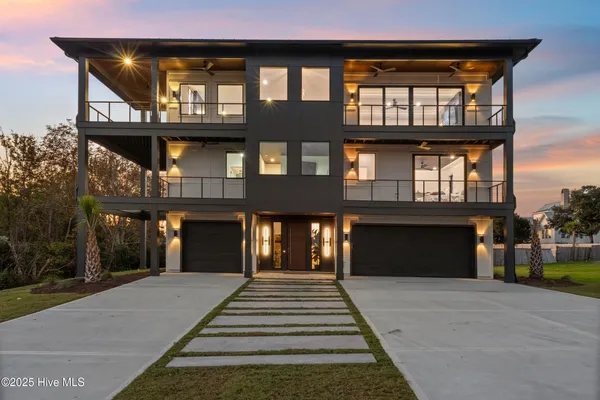 $2,249,000 | 141 Dogwood Lane, Hampstead, NC 28443