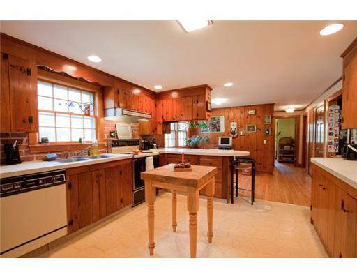 152 Mountain Road Falmouth, ME 04105 - Photo 5 of 25 Kitchen.