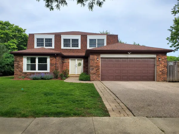 $750,000 | 11 Birchwood Avenue, Deerfield, IL 60015