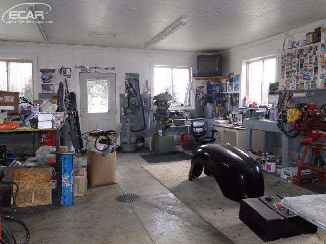 13104 Elms Road Clio, MI 48420 - Photo 28 of 55 21132411-27.JPG