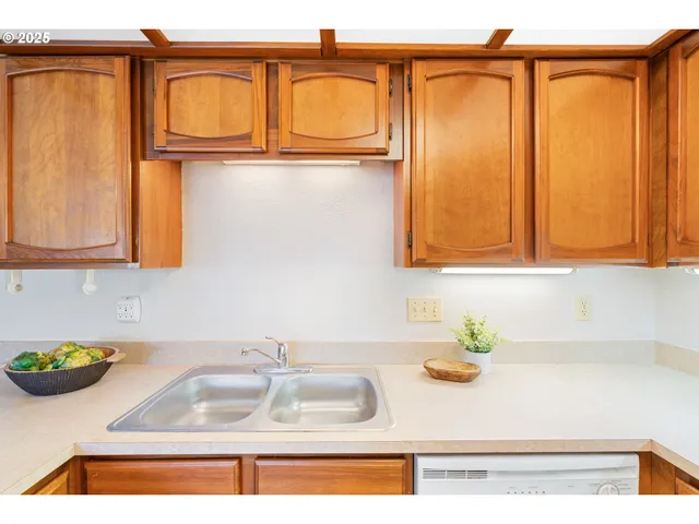 $234,000 | 650 Harlow Road, Unit 240, Springfield, OR 97477