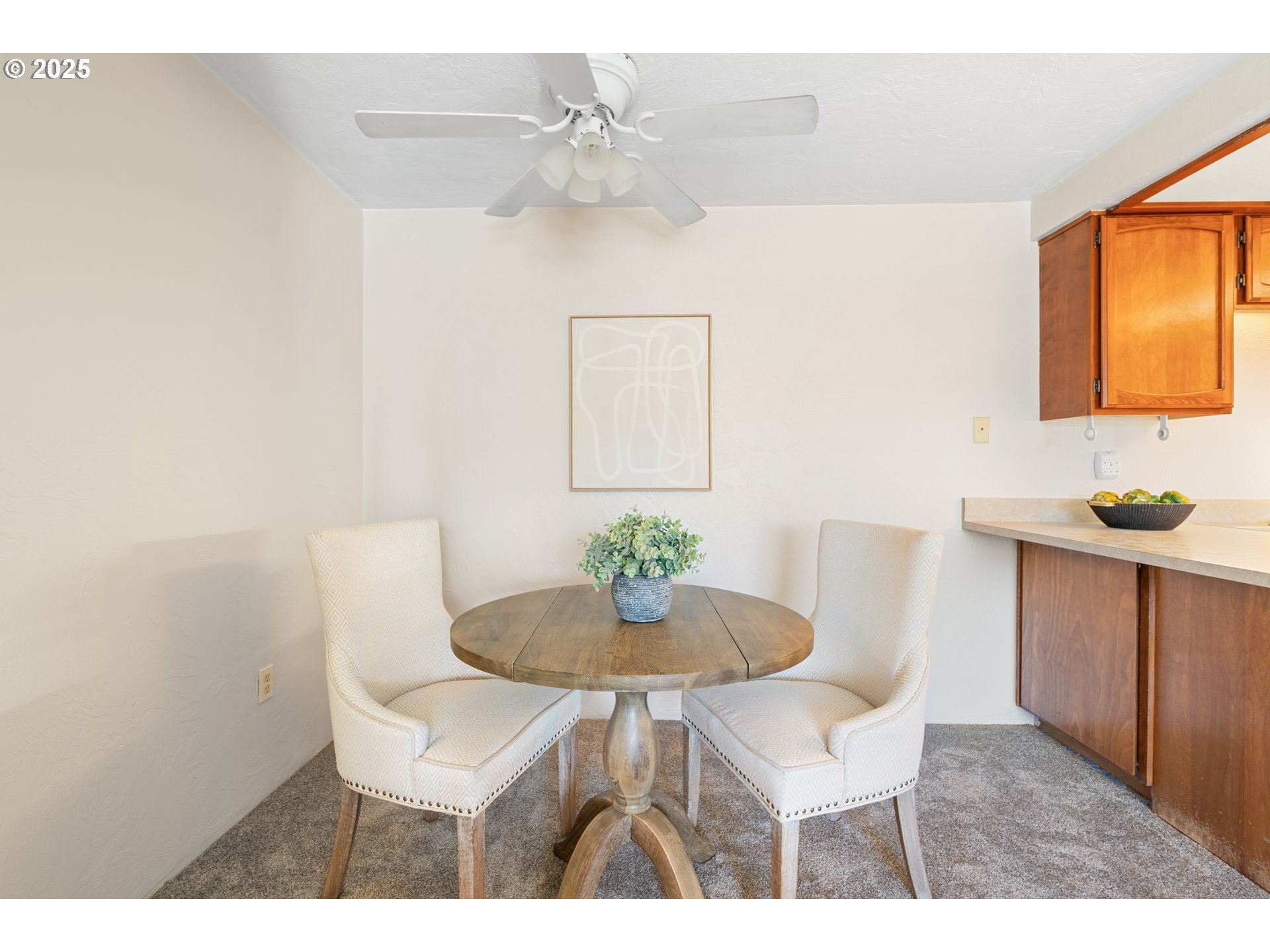 650 Harlow Road, Unit 240 Springfield, OR 97477 - Photo 15 of 32 Dining Room