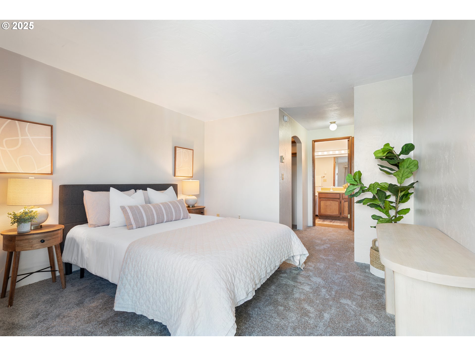 650 Harlow Road, Unit 240 Springfield, OR 97477 - Photo 21 of 32 Owner's Suite Bedroom