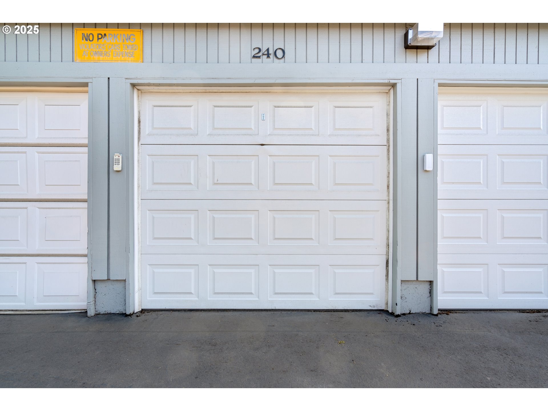 650 Harlow Road, Unit 240 Springfield, OR 97477 - Photo 28 of 32 Garage