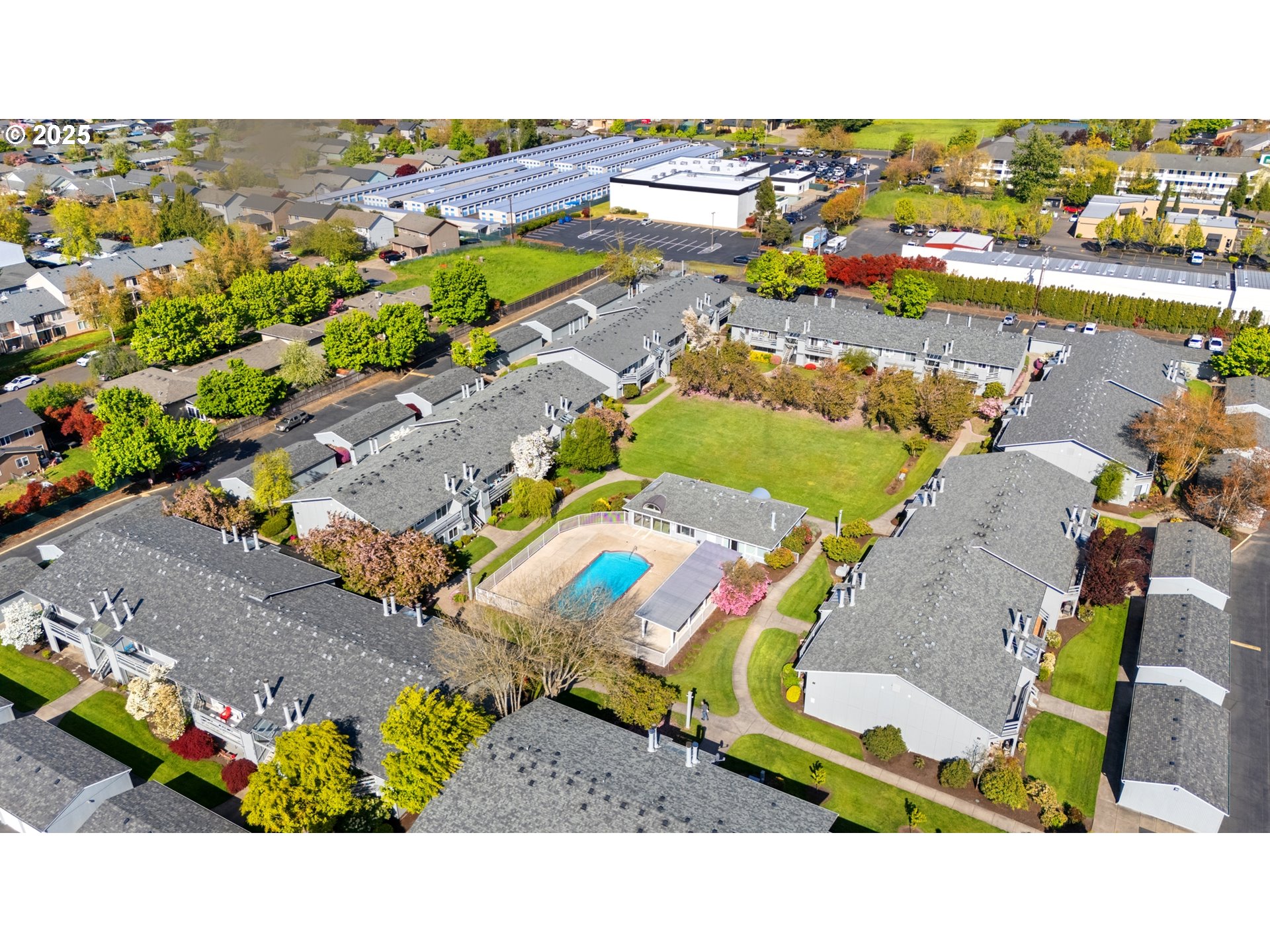 650 Harlow Road, Unit 240 Springfield, OR 97477 - Photo 30 of 32