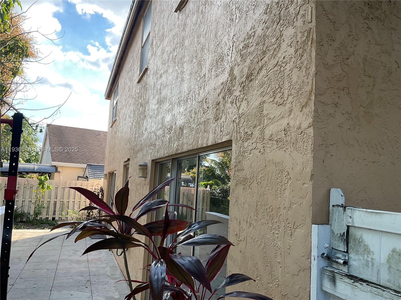 3161 Venice Way Miramar, FL 33025 - Photo 32 of 37 a balcony with table and chairs