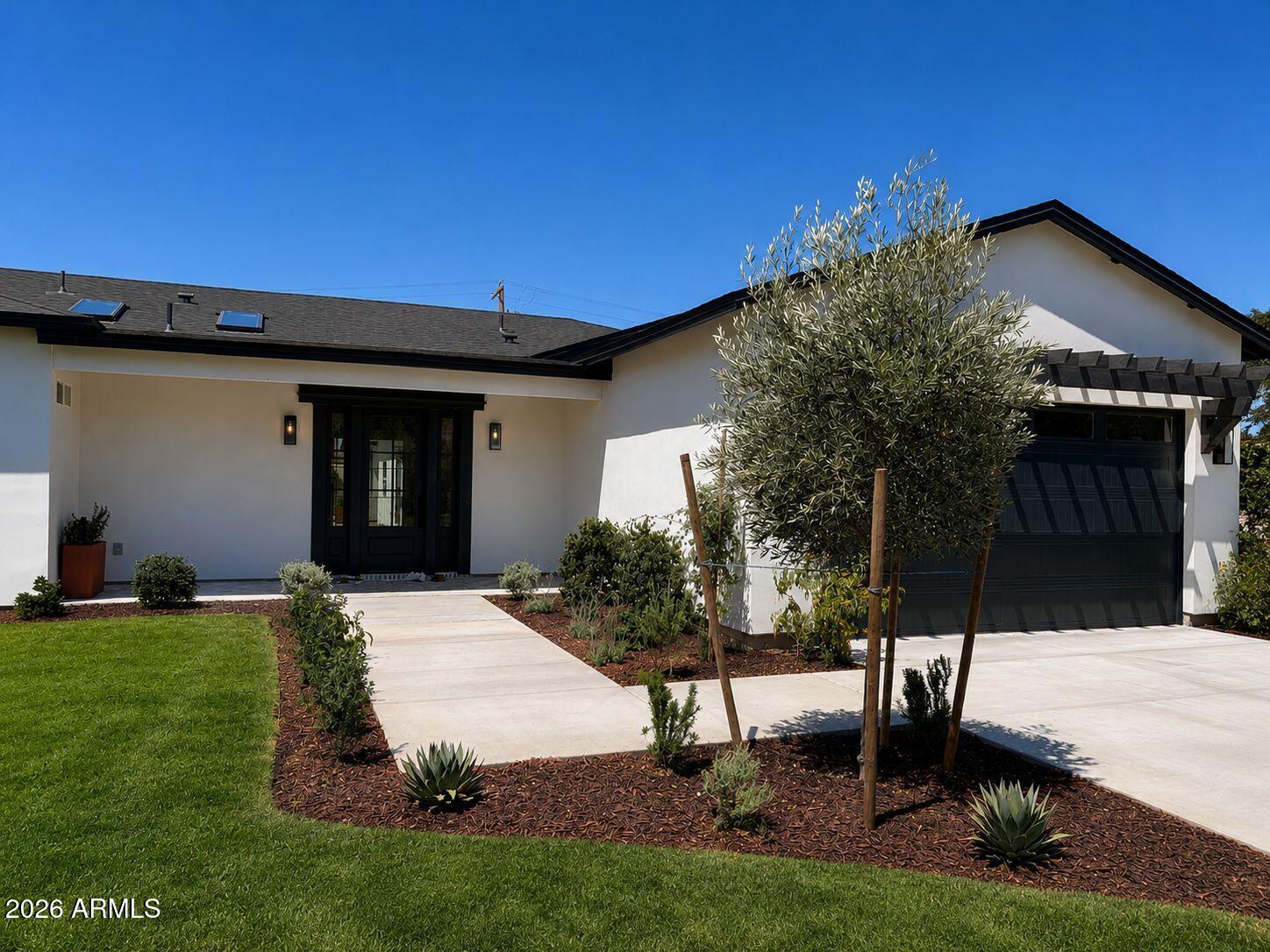 4048 East Edgemont Avenue Phoenix, AZ 85018 - Photo 2 of 88 Front