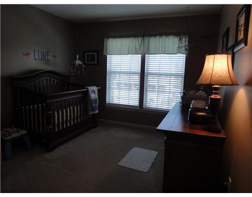 5010 Venice Road Pittsburgh, PA 15209 - Photo 11 of 18 Bedroom. Third bedroom is 12 x 10.