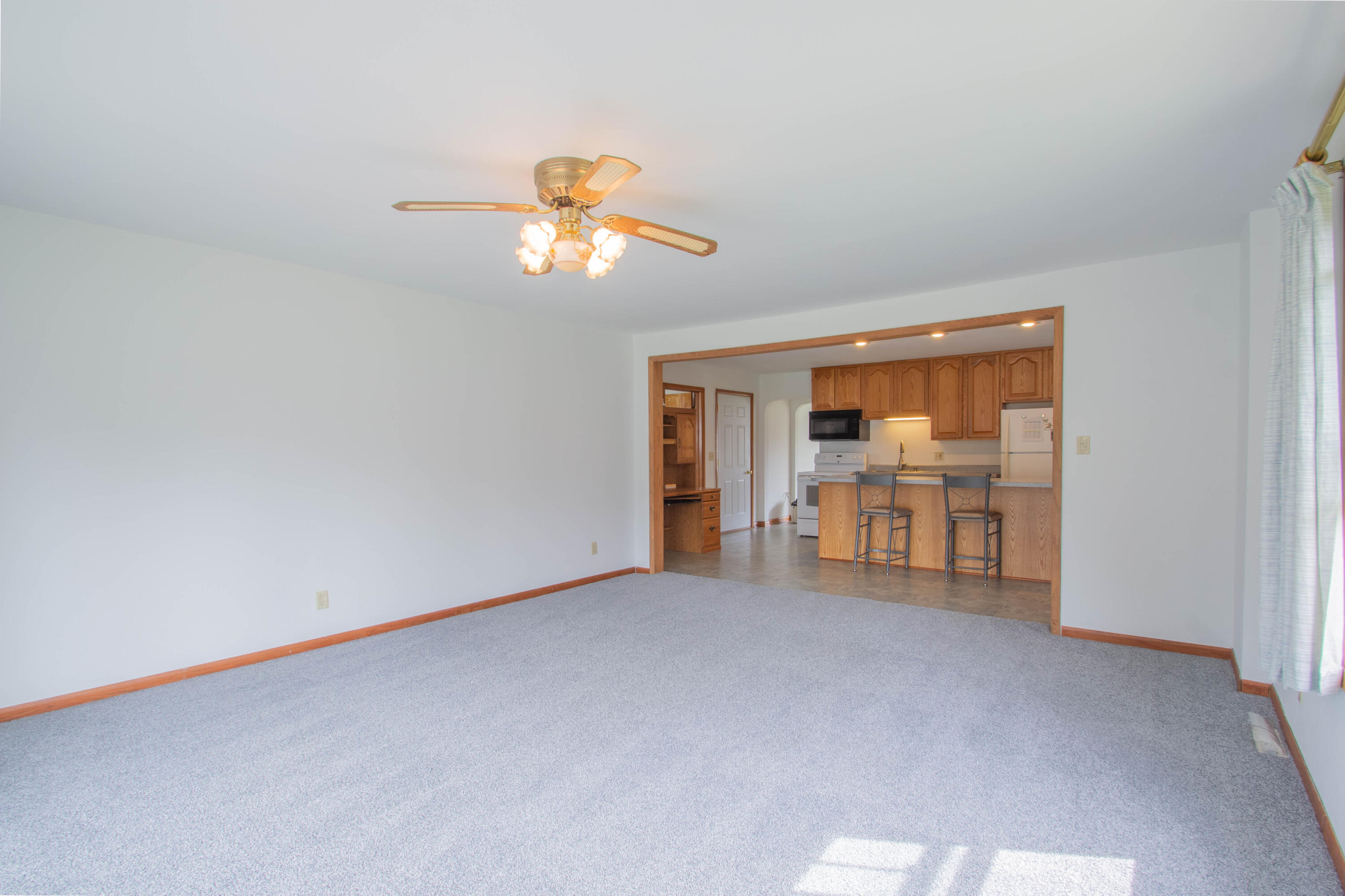 315 Edison Street Waterloo, WI 53594 - Photo 26 of 51 Family Room