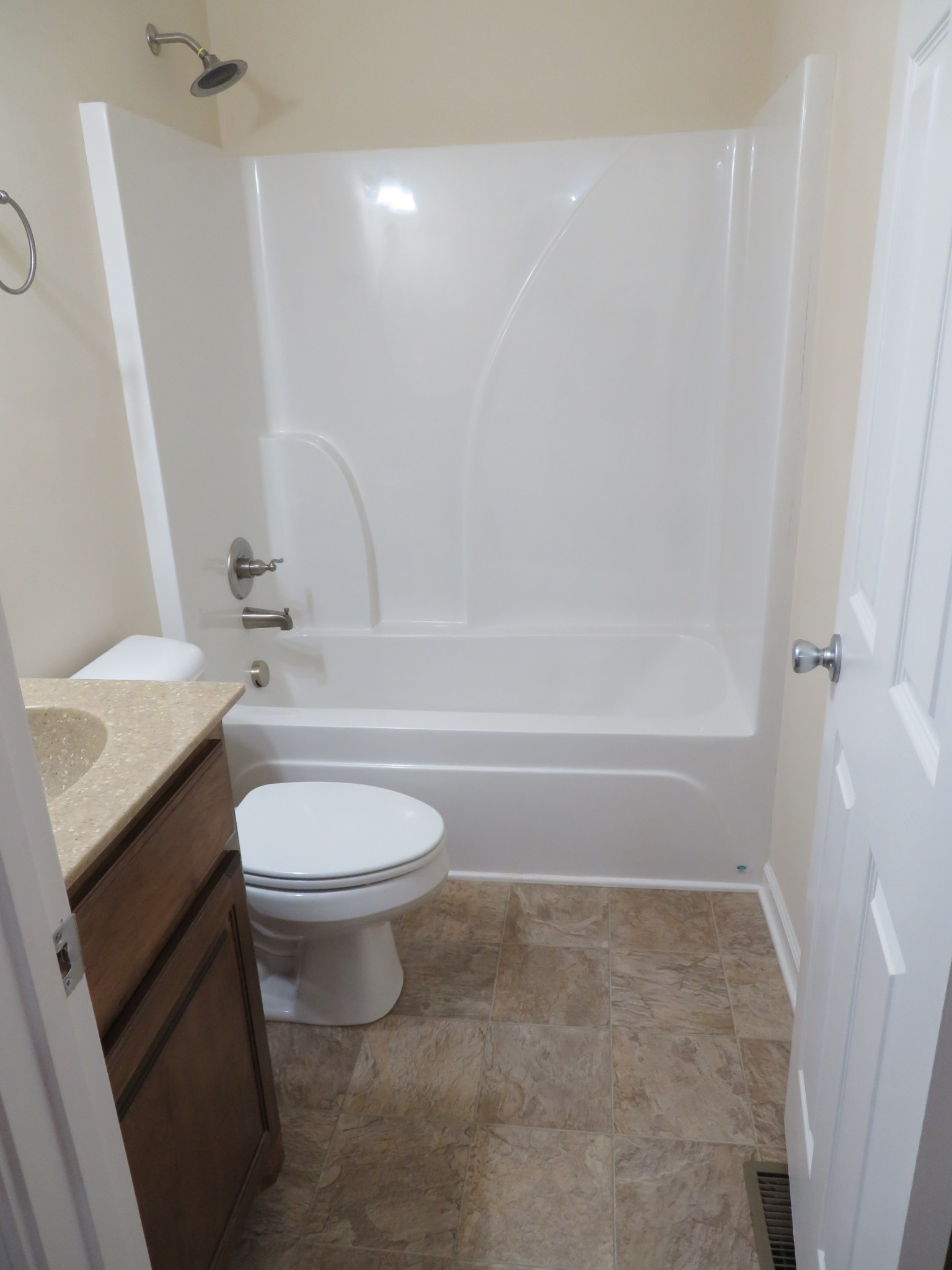 210 Shaub Road Portland, TN 37148 - Photo 14 of 22 a bathroom with a toilet a sink and bathtub