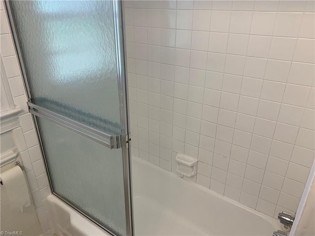 4004 Merton Road Greensboro, NC 27455 - Photo 24 of 29 Alternate View of Bathroom