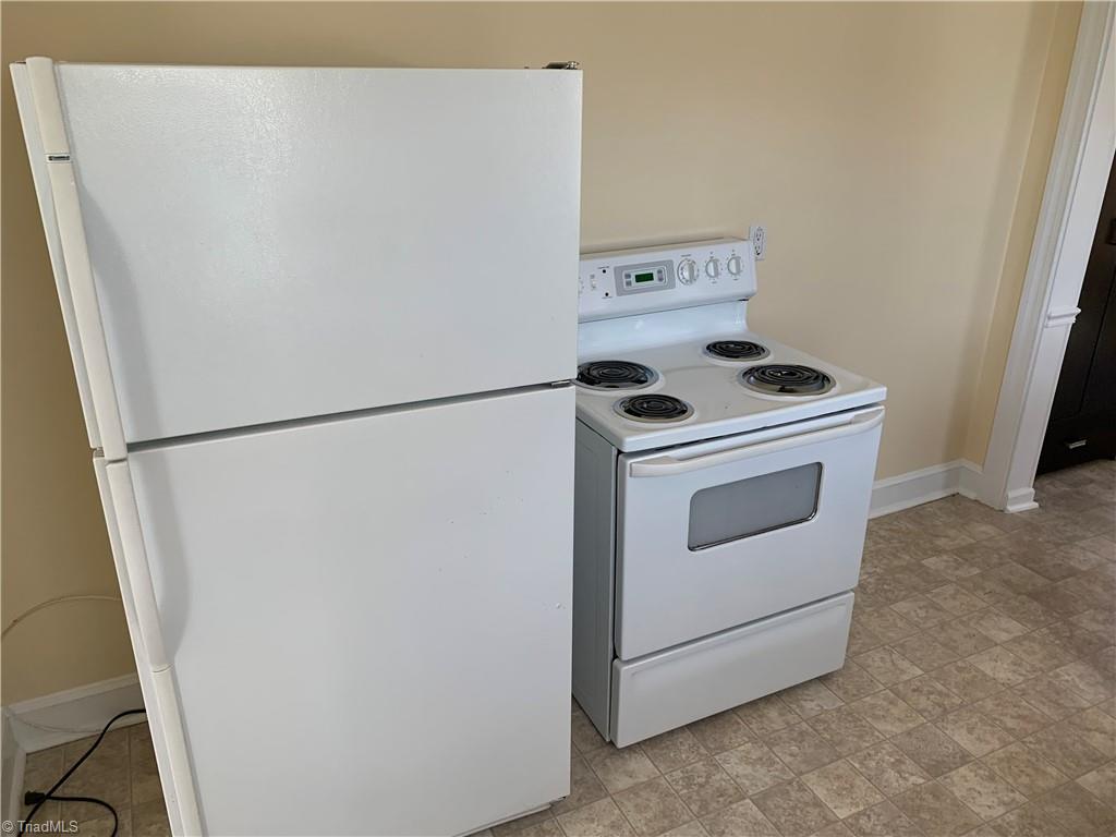 4004 Merton Road Greensboro, NC 27455 - Photo 28 of 29 Kitchen View
