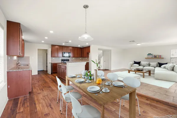 $2,200 | 1306 Hummingbird, San Antonio, TX 78245