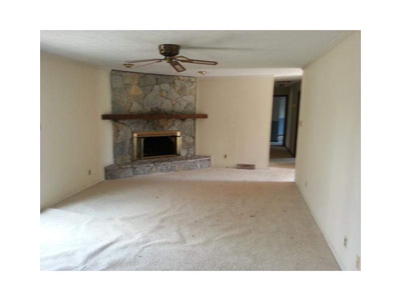 75 South Restin Road Greenwood, IN 46142 - Photo 9 of 10 Gallery Image 9