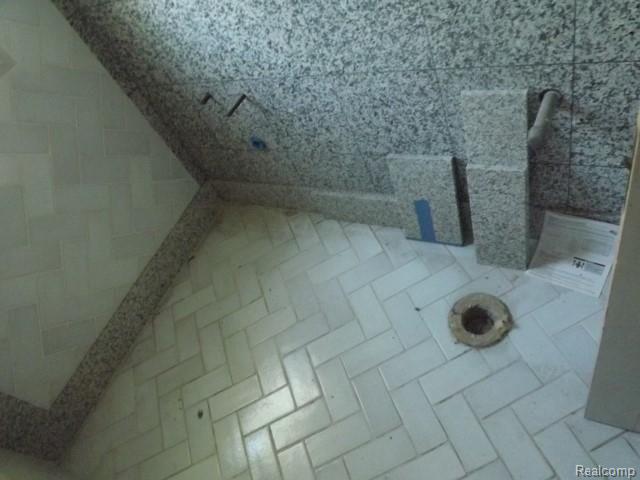 771 Bedford Road Grosse Pointe, MI 48230 - Photo 5 of 11 DSCF8043 (Small).JPG