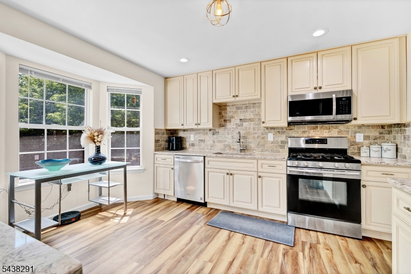 810 Plymouth Road North Brunswick, NJ 08902 - Photo 24 of 46