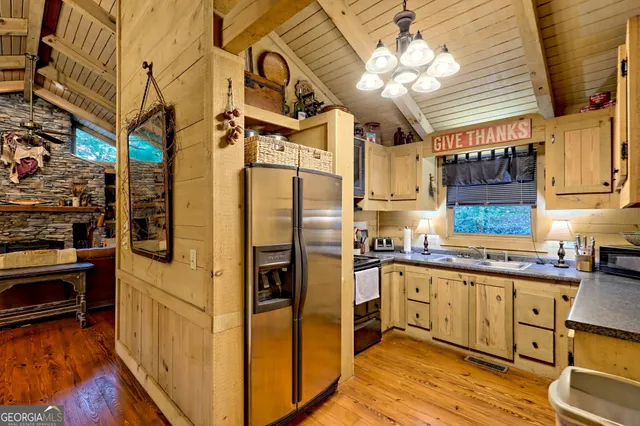 $399,900 | 183 Vista Dell Lane, Lakemont, GA 30552