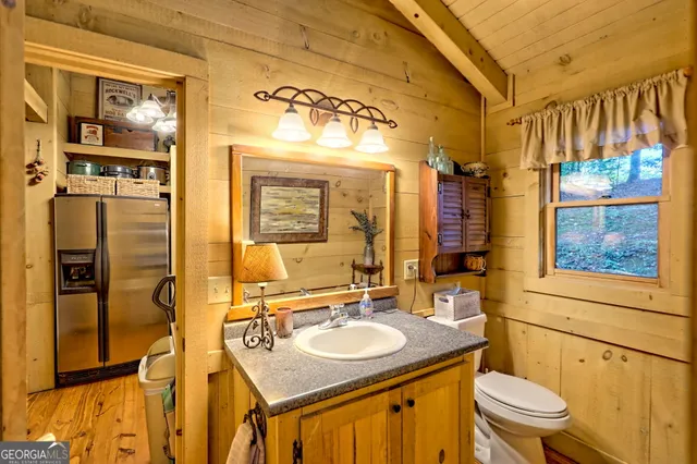 $399,900 | 183 Vista Dell Lane, Lakemont, GA 30552