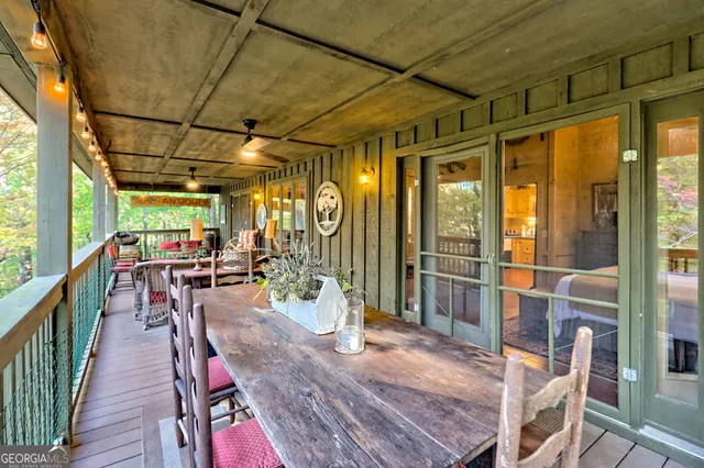 $399,900 | 183 Vista Dell Lane, Lakemont, GA 30552