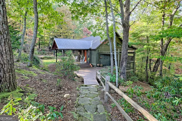 $399,900 | 183 Vista Dell Lane, Lakemont, GA 30552