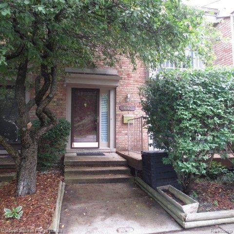 643 Oakbrook West, Unit 23 Rochester, MI 48307 - Photo 1 of 24 643 Oakbrook