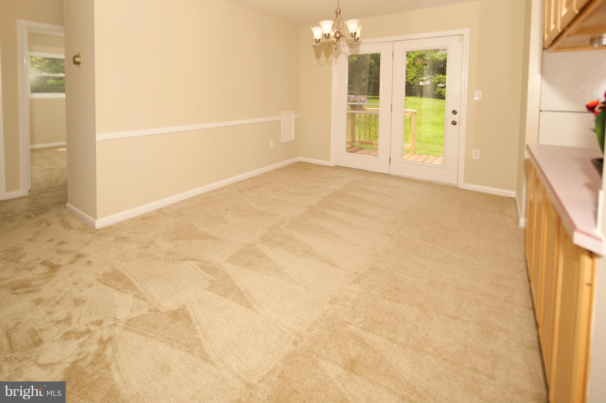 1302 Denbright Road Baltimore, MD 21228 - Photo 14 of 19 Dining Room