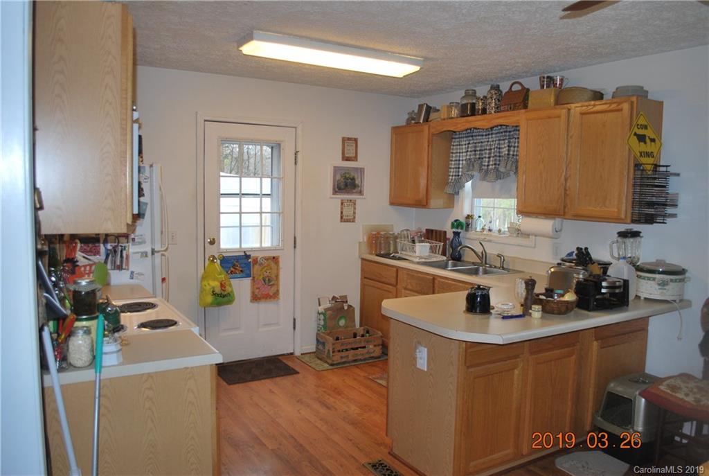 623 Deer Park Road Nebo, NC 28761 - Photo 7 of 33 Gallery Image 7
