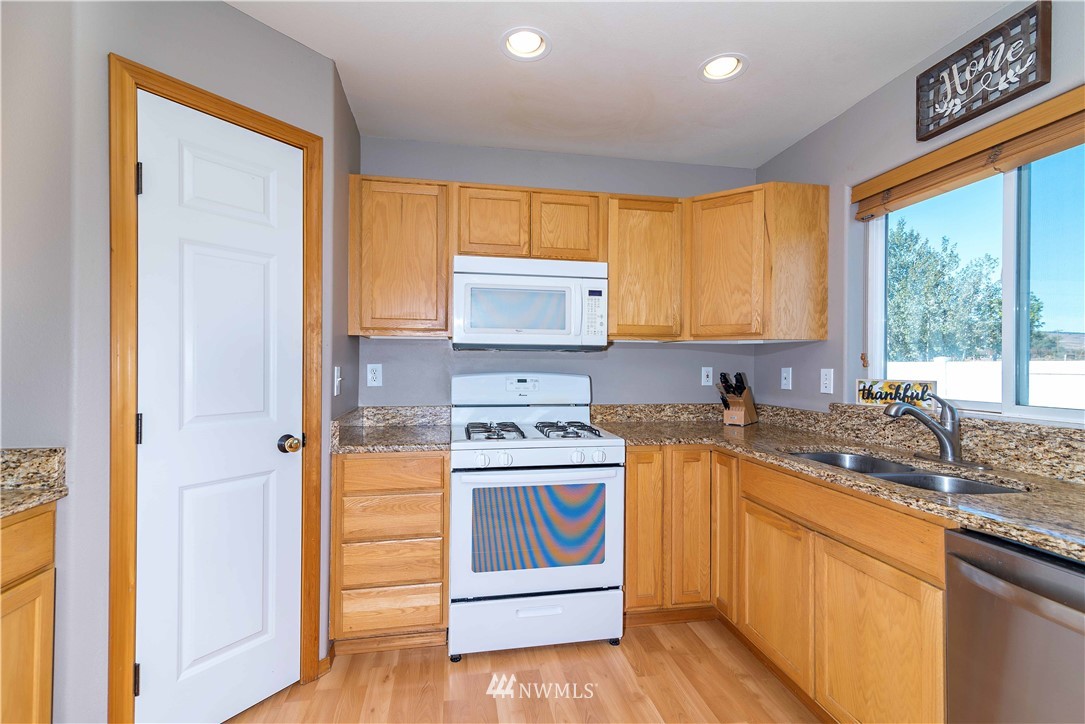 221 Range View Road Ellensburg, WA 98926 - Photo 6 of 30 Gallery Image 6