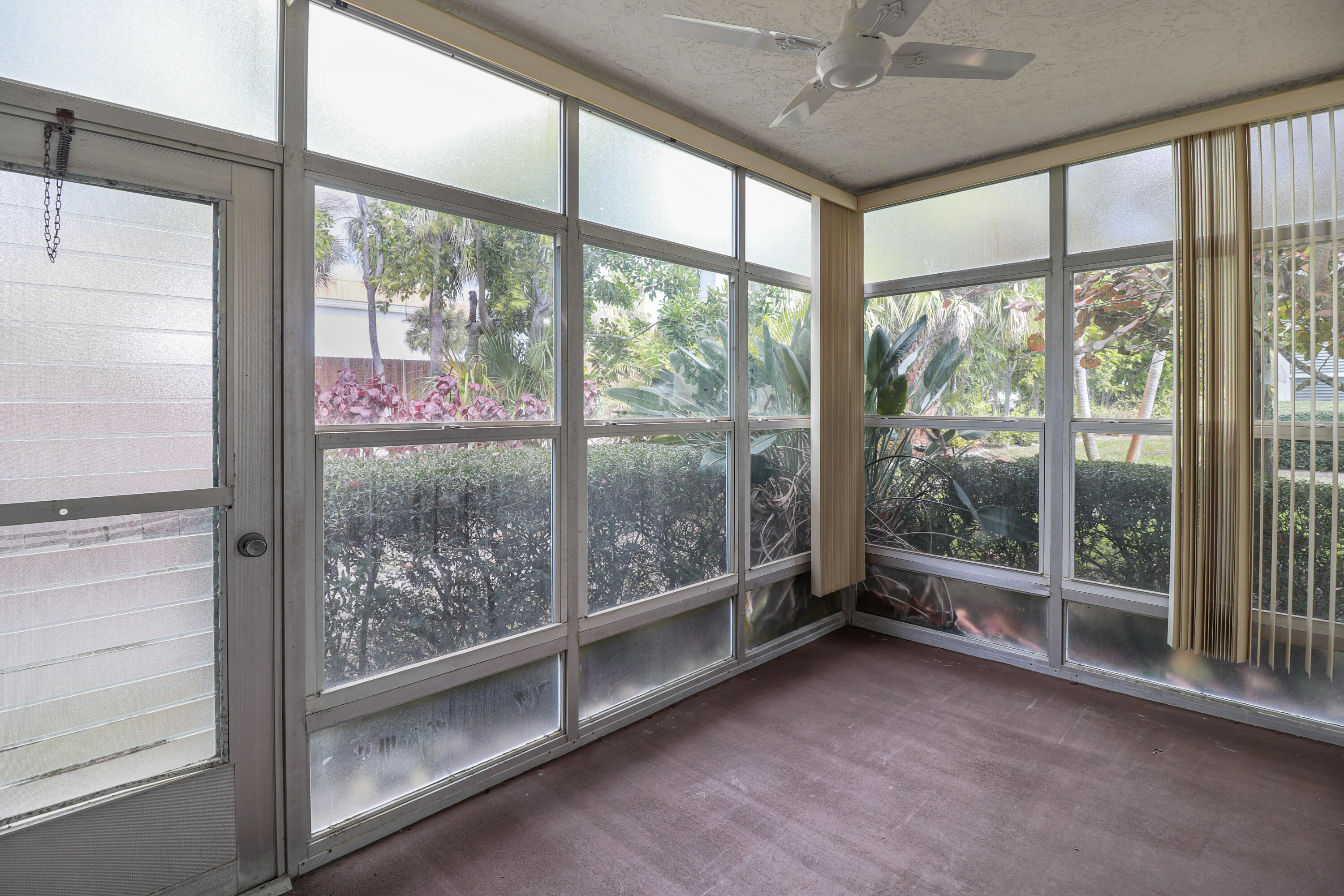2950 Southeast Ocean Boulevard, Unit 1304 Stuart, FL 34996 - Photo 29 of 35 a view of an empty room and window