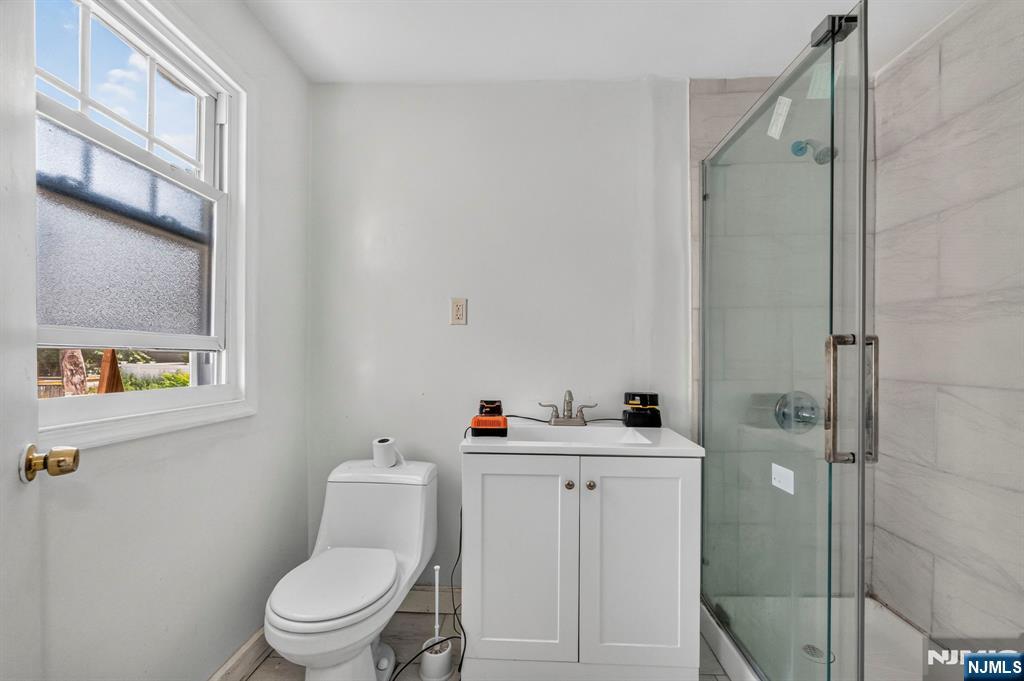 41 Berkeley Place Bloomfield, NJ 07003 - Photo 13 of 30